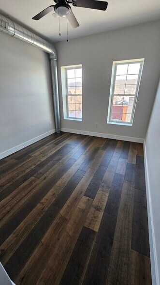 More Photos Of 22 S Main St, Miamisburg Storefront Retail Residential For Sale