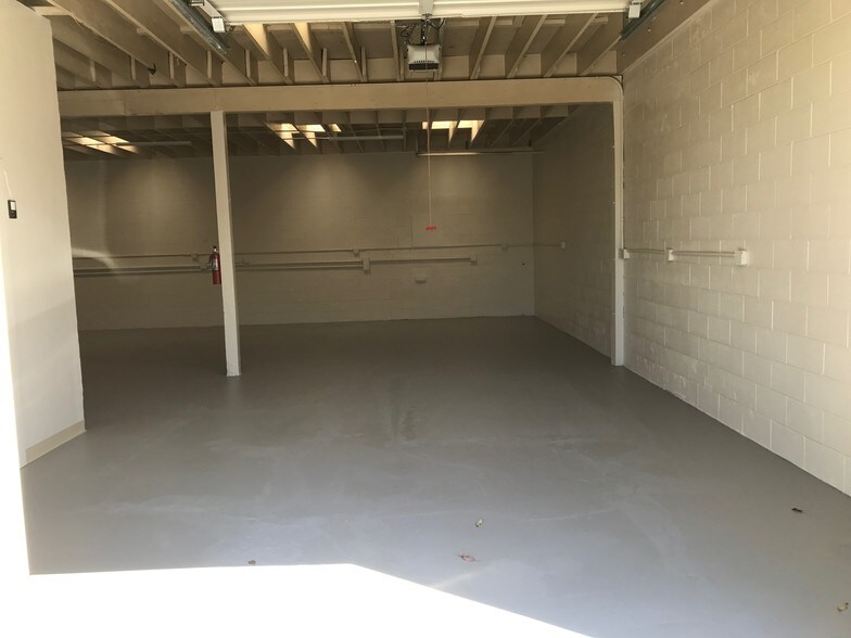 More Photos Of 513-579 Mountain View Ave, Belmont Manufacturing For Lease