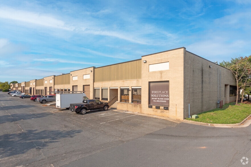 Primary Photo Of 14088 Sullyfield Cir, Chantilly Flex For Lease