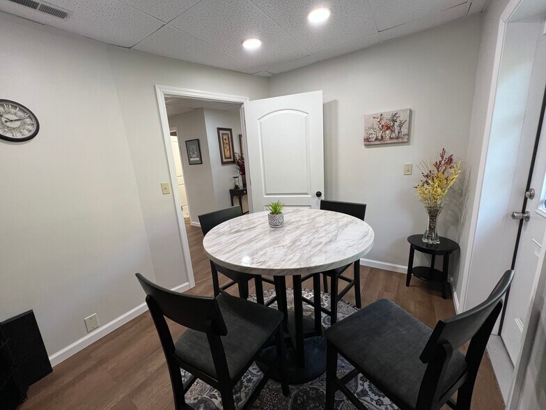 More Photos Of 1522 Oakhurst Dr, Charleston Office For Sale