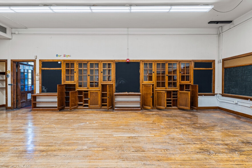 More Photos Of 736 W Evans Ave, Pueblo Specialty For Sale