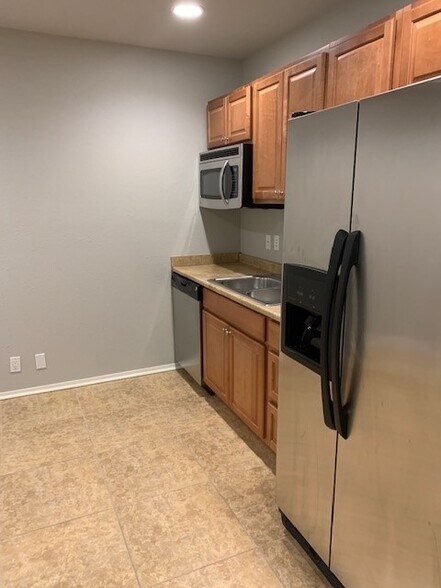 More Photos Of 2400-2416 W Detroit St, Broken Arrow Medical For Lease