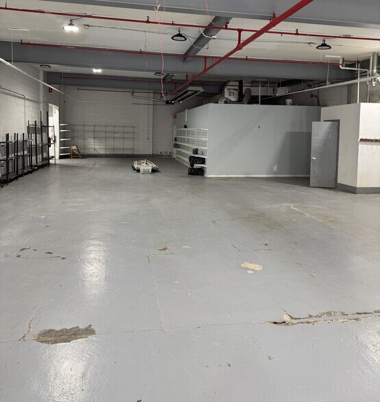 More Photos Of 5821 Adams St, West New York Manufacturing For Lease