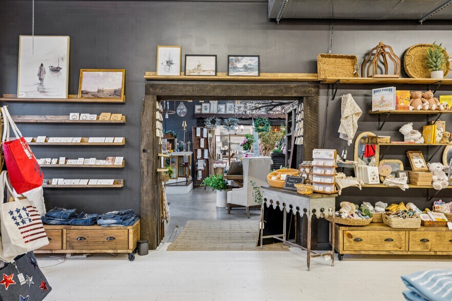 More Photos Of 134 S Main St, Goodlettsville Freestanding For Sale