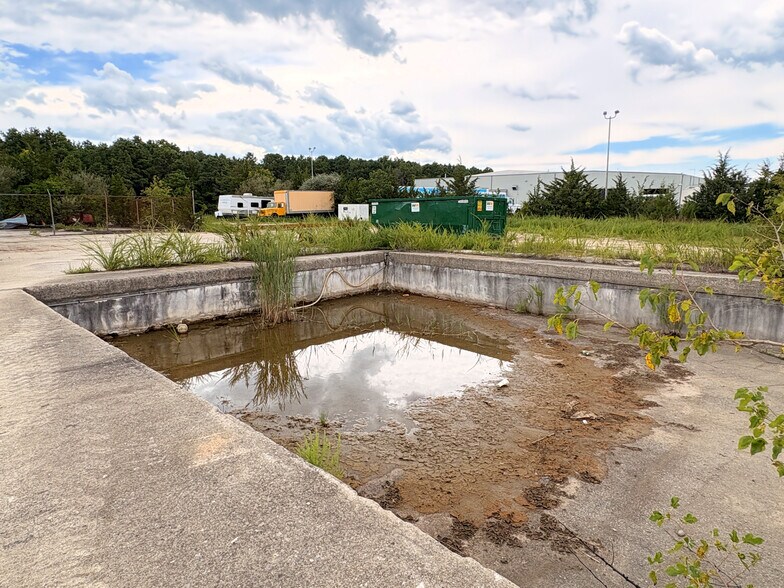 More Photos Of 5 Canale Dr, Egg Harbor Township Manufacturing For Lease