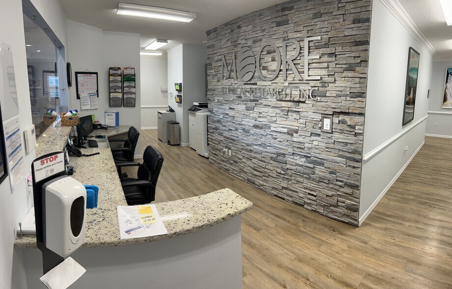 More Photos Of 1104 Kyle Wood Ln, Brandon Medical For Lease