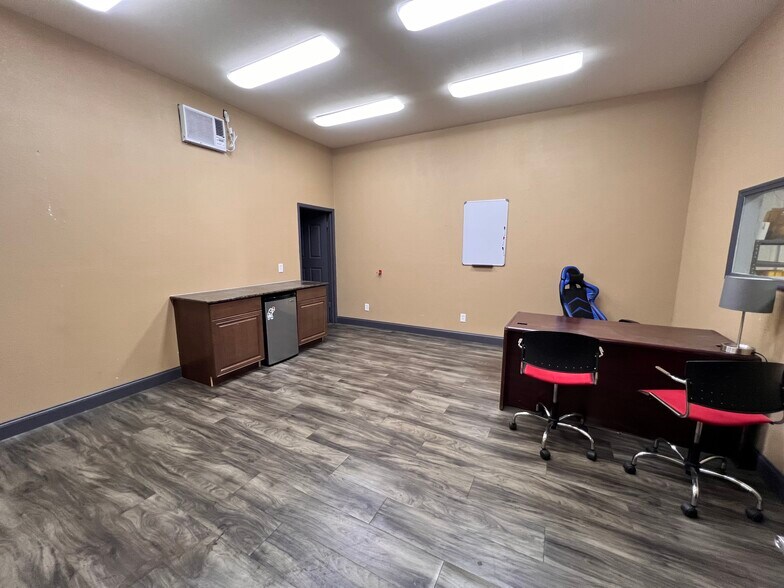 More Photos Of 237 Melody Ln, Casselberry Warehouse For Lease