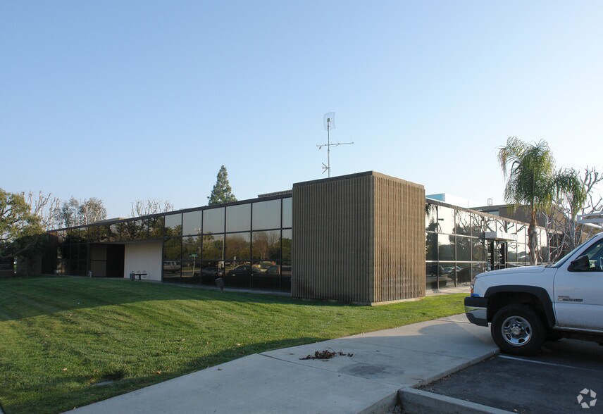 More Photos Of 5300 California Ave, Bakersfield Medical For Lease