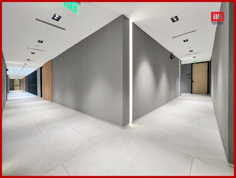 More Photos Of 5121 Van Nuys Blvd, Sherman Oaks Office Residential For Lease