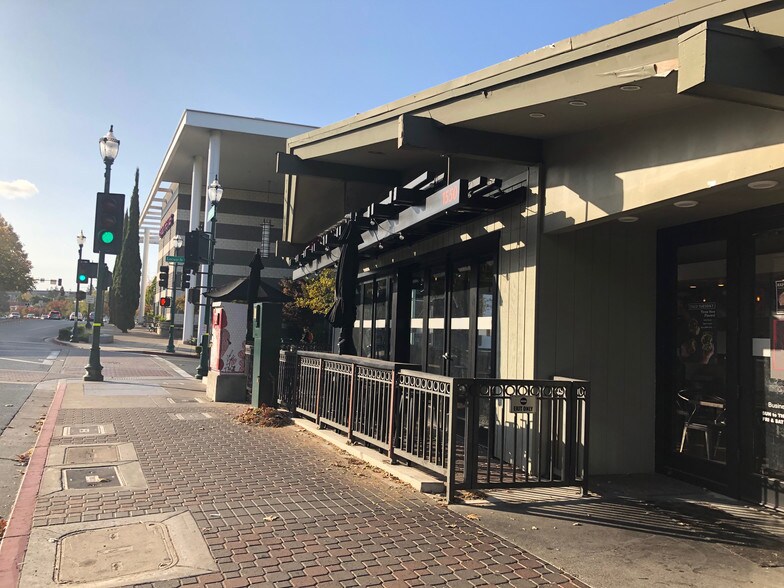 More Photos Of 1550 Olympic Blvd, Walnut Creek Restaurant For Lease