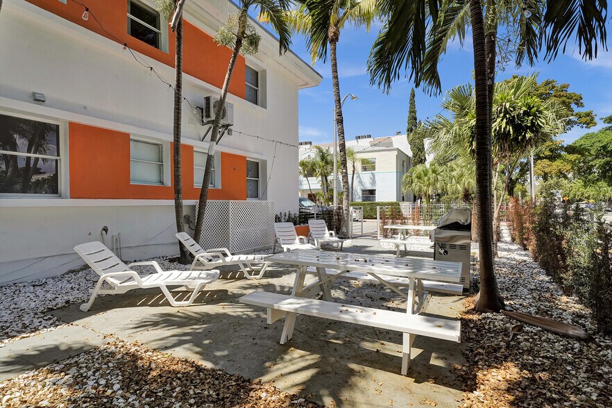 More Photos Of 1000 7th St, Miami Beach Apartments For Sale