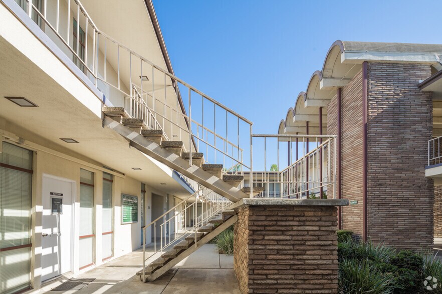 More Photos Of 3840 Woodruff Ave, Long Beach Medical For Lease