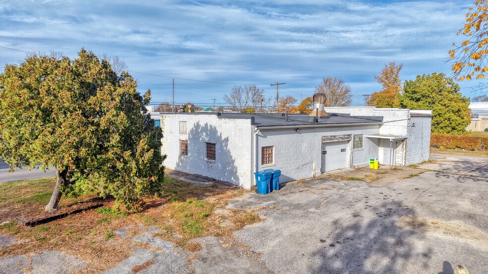 More Photos Of 2801 Columbus Ave, Sandusky Freestanding For Sale