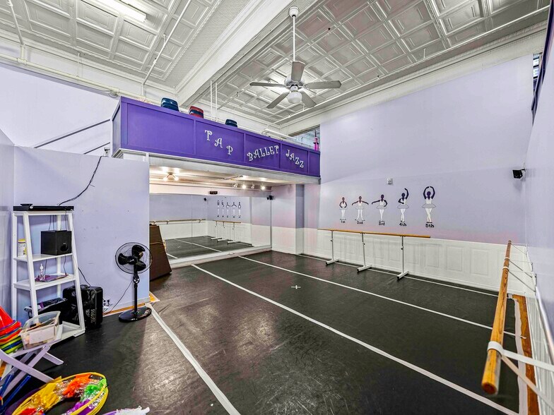 More Photos Of 247 E Stuart Ave, Lake Wales Storefront For Lease