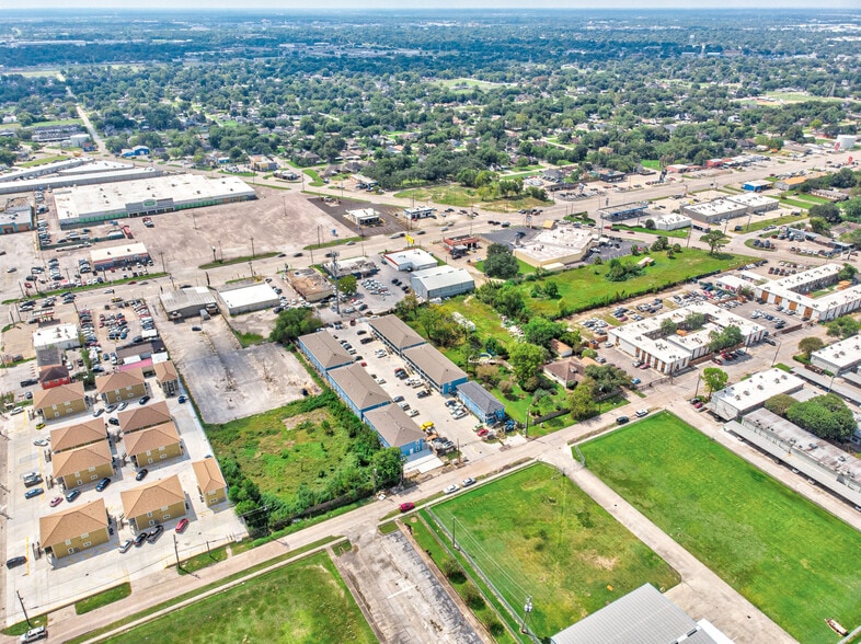 More Photos Of 1318 Avenue A, South Houston Apartments For Sale