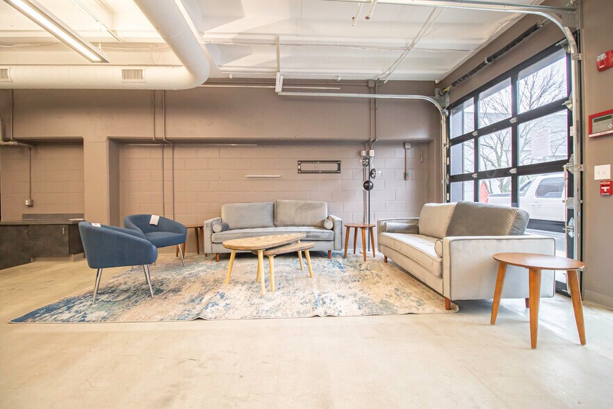 More Photos Of 615 Ferry St, Lafayette Office Residential For Lease