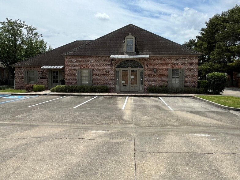 More Photos Of 2161 Quail Run, Baton Rouge Serviced Offices For Sale