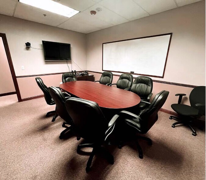 More Photos Of 792-806 W Bartlett Rd, Bartlett Loft Creative Space For Sale