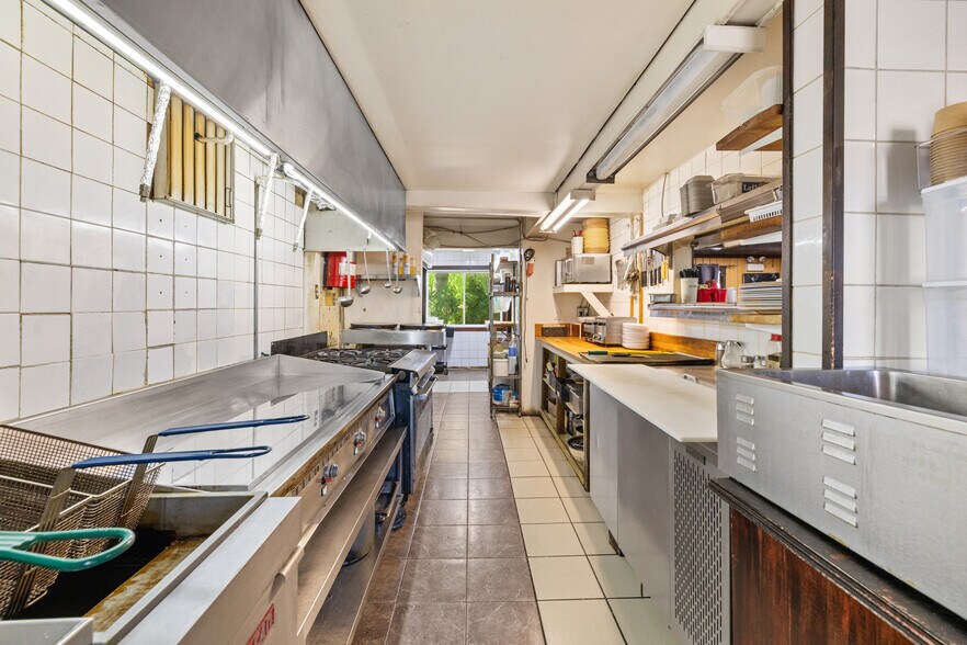 More Photos Of 809 Québec 344, Saint-placide Restaurant For Sale