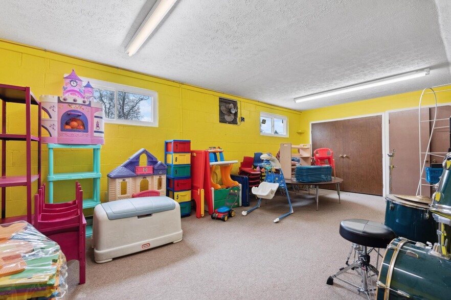 More Photos Of 8340 Pippin Rd, Cincinnati Specialty For Sale
