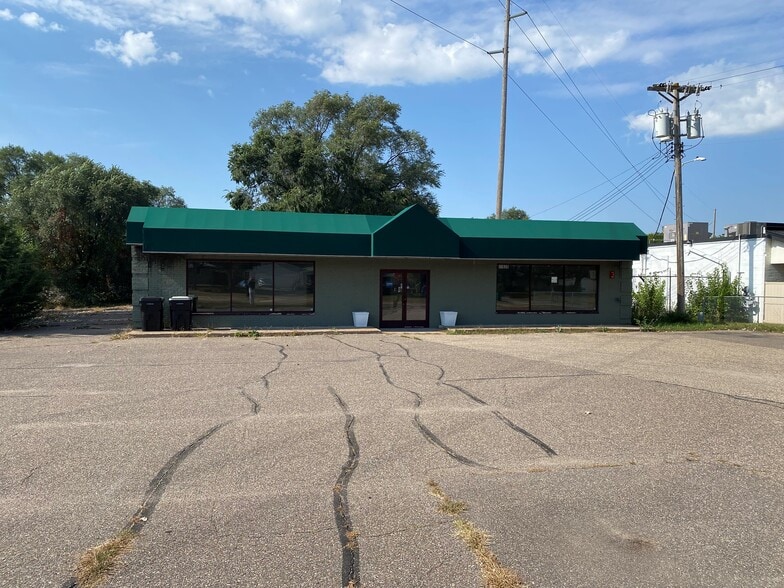 Primary Photo Of 11620 Crooked Lake Blvd NW, Coon Rapids Freestanding For Lease