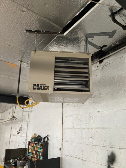 More Photos Of 2288 William St, Cheektowaga Service For Sale