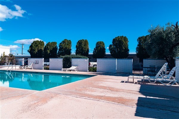 More Photos Of 1101 E Fry Blvd, Sierra Vista Hotel For Sale