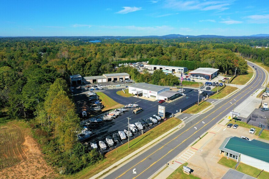 More Photos Of 6080 Lanier Islands Pky, Buford Service For Sale