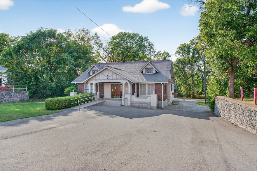 More Photos Of 2819 Gallatin Pike, Nashville Freestanding For Lease