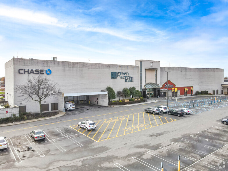 Primary Photo Of 1098 Green Acres Mall, Valley Stream General Retail For Lease