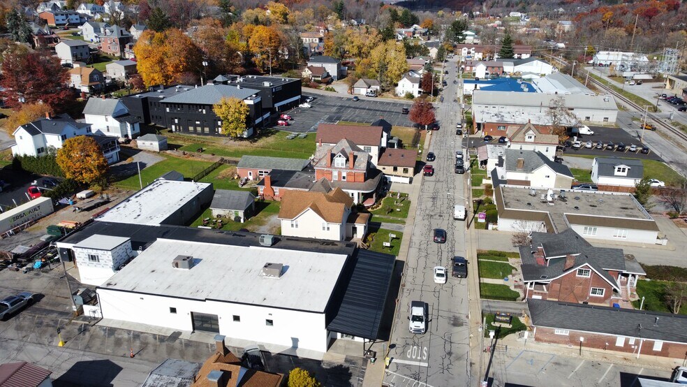 More Photos Of 201 Grand Ave, Mars General Retail For Lease