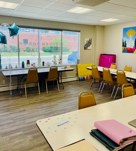 More Photos Of 520-522 E Eleven Mile Rd, Royal Oak Freestanding For Sale