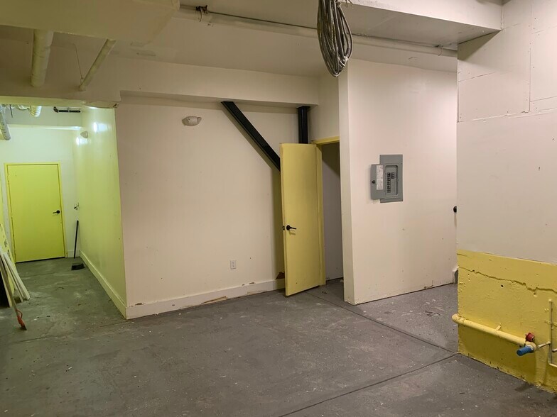 More Photos Of 3248 22nd St, San Francisco Storefront Retail Residential For Lease