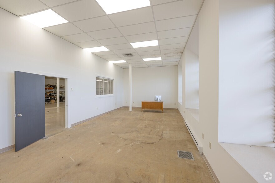 More Photos Of 1 Ace St, Fall River Warehouse For Lease