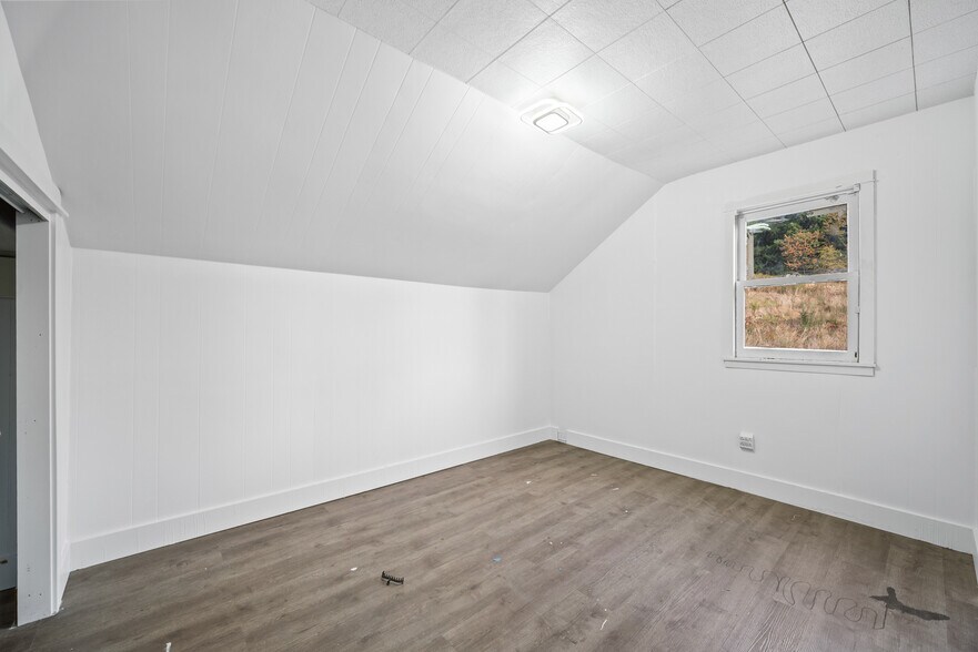 More Photos Of 12533 SE Sunnyside Rd, Happy Valley Flex For Sale