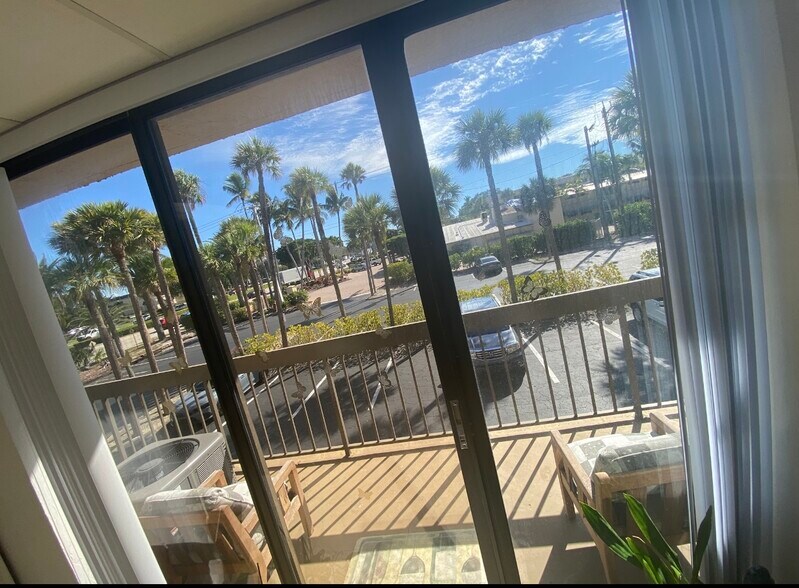 More Photos Of 2335 Tamiami Trl N, Naples Medical For Sale