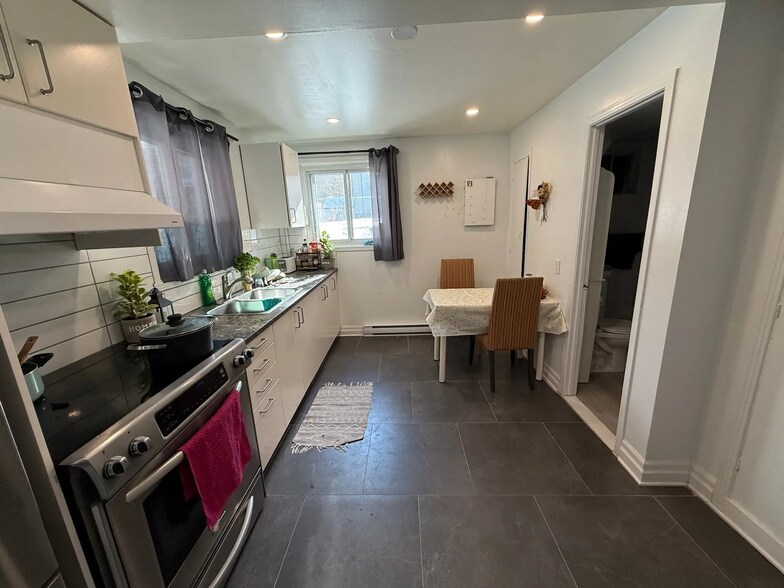 More Photos Of 4700 Rue De Cadillac, Montréal Apartments For Sale