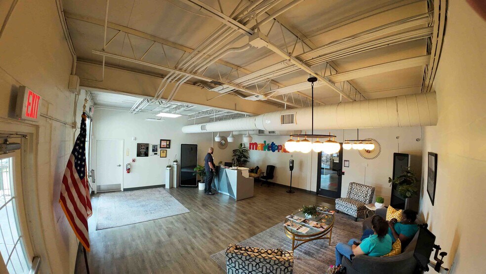 More Photos Of 3600 N 75th Ter, Pinellas Park Loft Creative Space For Lease