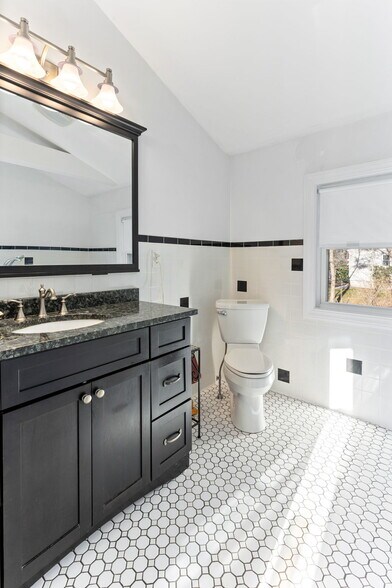 More Photos Of 860 Washington St, South Easton General Retail For Sale