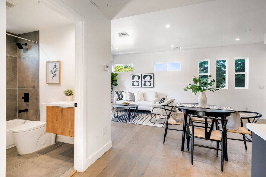 More Photos Of 6082 W 18th St, Los Angeles Apartments For Sale