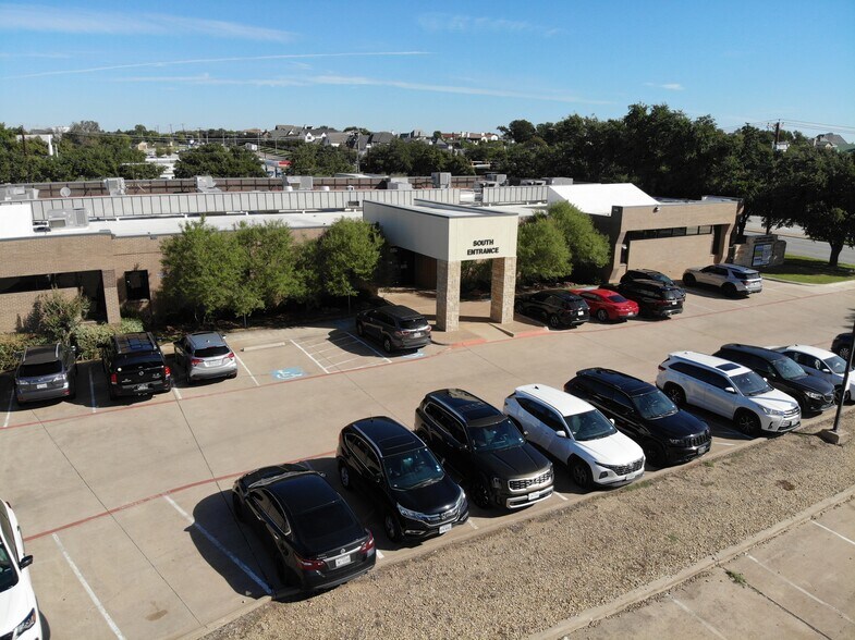 More Photos Of 4200 Bryant Irvin Rd, Benbrook Medical For Lease