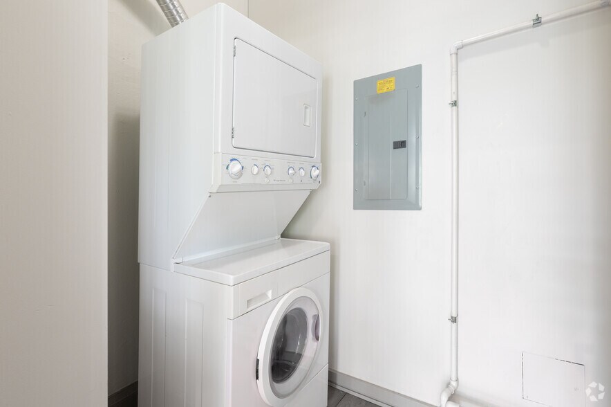 More Photos Of 2010-2020 Euclid Ave, Cleveland Apartments For Lease