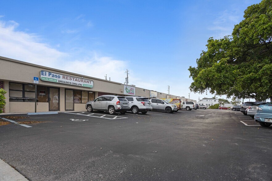 More Photos Of 2101-2109 N Dixie Hwy, Lake Worth Restaurant For Sale