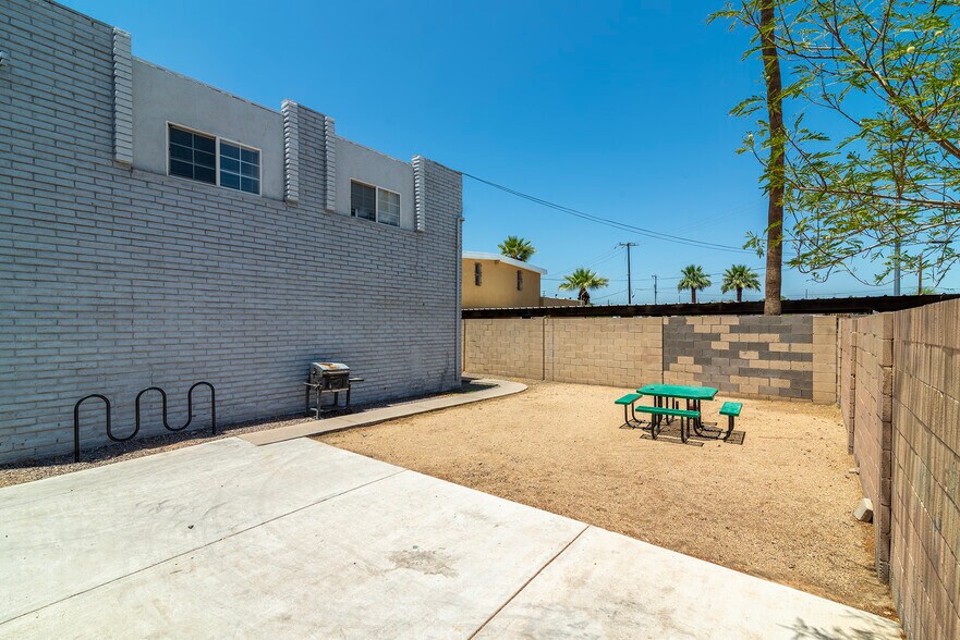 More Photos Of 525 N 32nd St, Phoenix Apartments For Sale