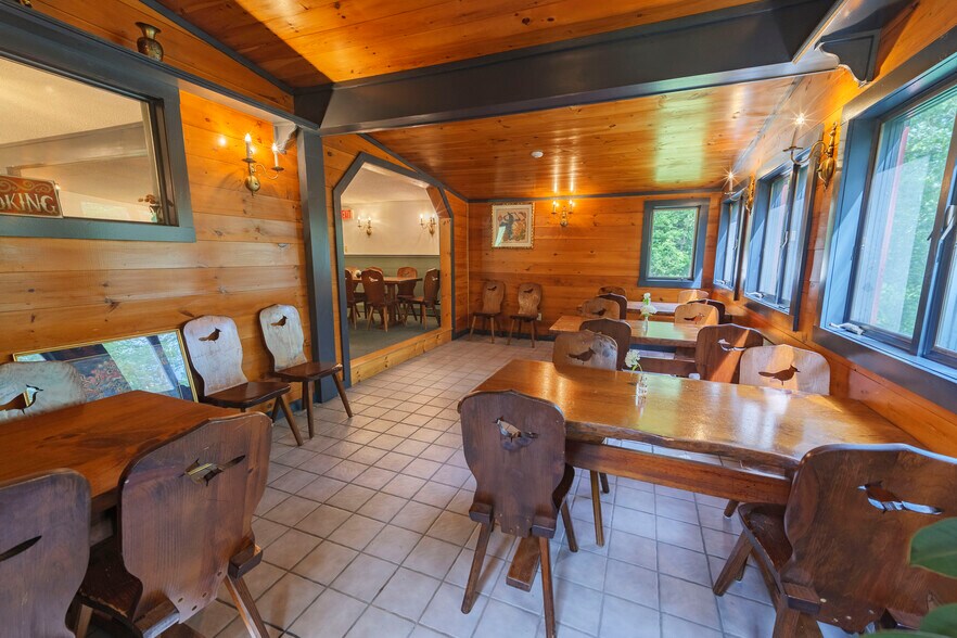 More Photos Of 6 Abroad Rd, West Dover Hotel For Sale