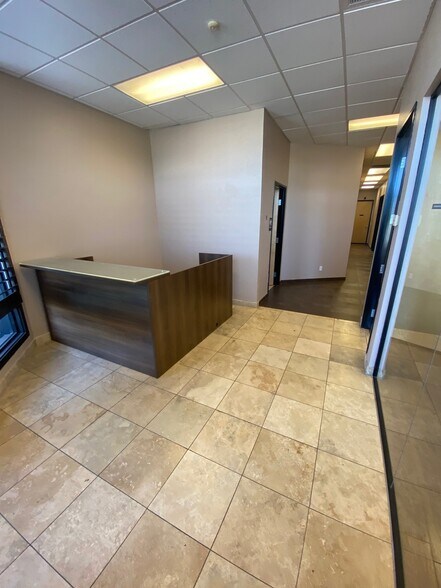 More Photos Of 7655 E Redfield Rd, Scottsdale Light Distribution For Lease