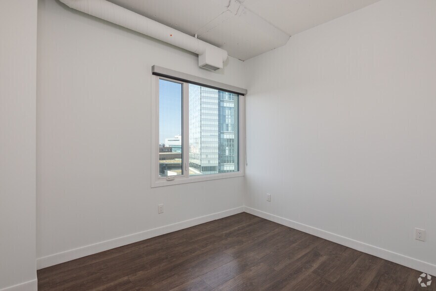 More Photos Of 233 Kennedy St, Winnipeg Apartments For Lease