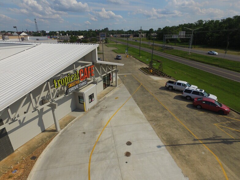 2235 S MacArthur Dr, Alexandria, LA 71301 Retail For Lease