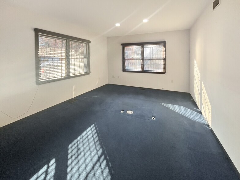 More Photos Of 510 Swede St, Norristown Office For Sale