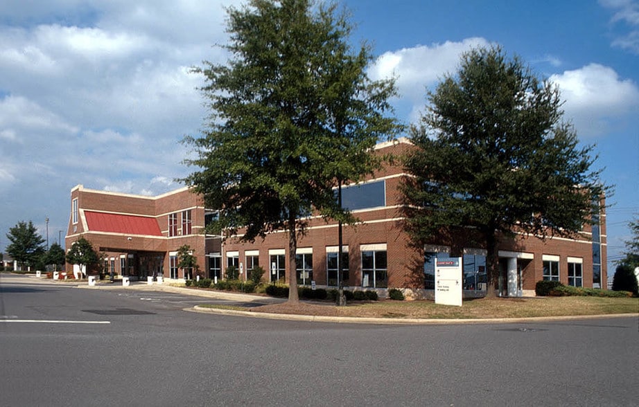 More Photos Of 10620 Park Rd, Charlotte Medical For Lease